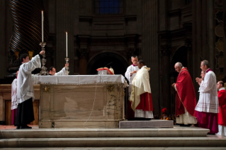 30-Venerdì Santo – Celebrazione della Passione del Signore