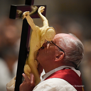 20-Venerdì Santo – Celebrazione della Passione del Signore