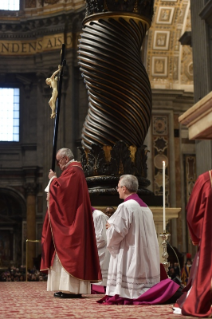 30-Venerdì Santo – Celebrazione della Passione del Signore