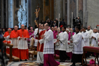 18-Vendredi saint – Célébration de la Passion du Seigneur