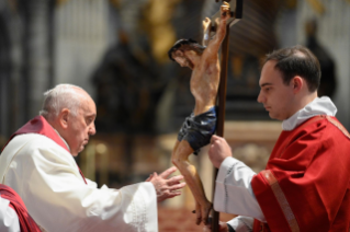 21-Vendredi saint – Célébration de la Passion du Seigneur