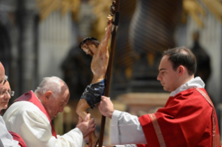 22-Vendredi saint – Célébration de la Passion du Seigneur