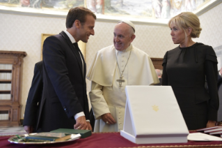 1-Audience du Pape François au Président français Emmanuel Macron
