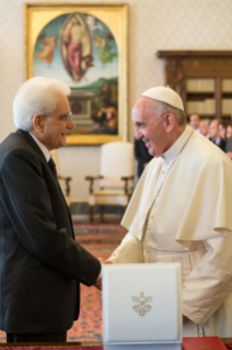 1-Papstaudienz für den italienischen Staatspräsidenten Sergio Mattarella