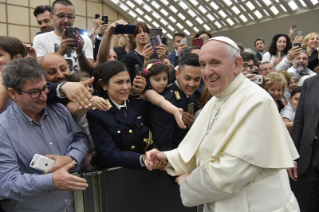 4-A los dirigentes y personal de la Jefatura de policía de Roma y de la Dirección Central de Sanidad