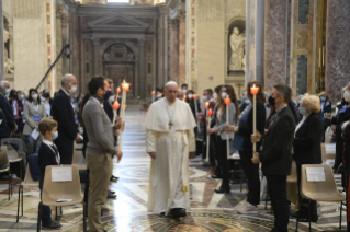 4-Preghiera del Rosario presieduta da Papa Francesco per invocare la fine della pandemia