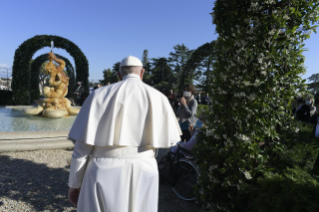 1-El Papa Francisco preside el rezo del Santo Rosario al final del mes mariano