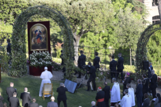 5-El Papa Francisco preside el rezo del Santo Rosario al final del mes mariano