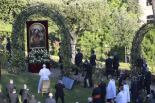 5-Le Pape François préside la récitation du chapelet