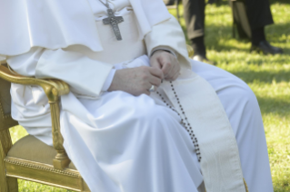 6-Le Pape François préside la récitation du chapelet