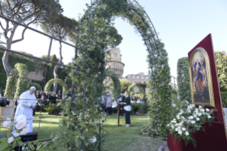 9-O Papa Francisco preside a oração do Santo Rosário nos Jardins do Vaticano
