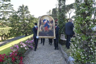 15-O Papa Francisco preside a oração do Santo Rosário nos Jardins do Vaticano