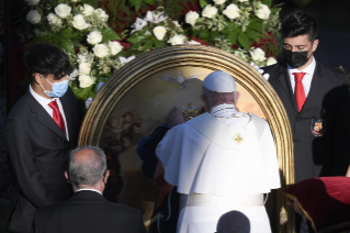 20-El Papa Francisco preside el rezo del Santo Rosario al final del mes mariano