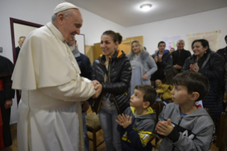 18-Visita pastoral a la parroquia romana de San Crispín de Viterbo, en Labaro