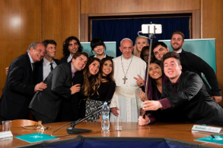 16-Ai partecipanti al Congresso Mondiale della Fondazione Pontificia "Scholas Occurrentes"