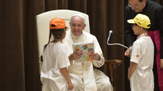 8-To children participating in the &#x201c;Children&#x2019;s Train&#x201d; initiative organized by the Pontifical Council for Culture