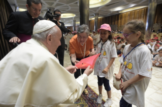 15-To children participating in the &#x201c;Children&#x2019;s Train&#x201d; initiative organized by the Pontifical Council for Culture