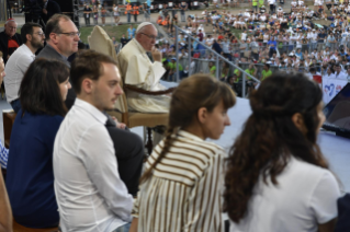 14-Encuentro con los jóvenes italianos