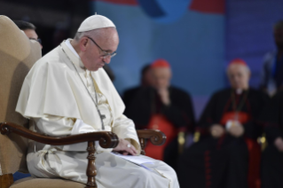 16-Meeting and prayer of the Holy Father with young Italians