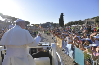 21-Meeting and prayer of the Holy Father with young Italians