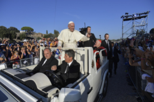 24-Meeting and prayer of the Holy Father with young Italians