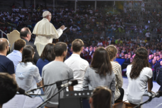 30-Encuentro con los jóvenes italianos