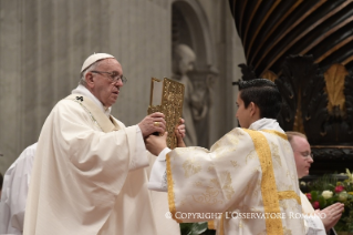 17-Easter Sunday - Easter Vigil in the Holy Night