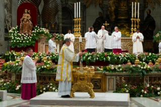 28-Easter Sunday - Easter Vigil in the Holy Night