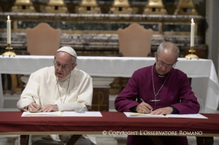 0-Vesperfeier mit dem Erzbischof von Canterbury zum Gedenken des 50. Jahrestags der Begegnung zwischen Papst Paul VI. und Erzbischof Michael Ramsey