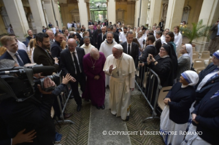 15-Vesperfeier mit dem Erzbischof von Canterbury zum Gedenken des 50. Jahrestags der Begegnung zwischen Papst Paul VI. und Erzbischof Michael Ramsey