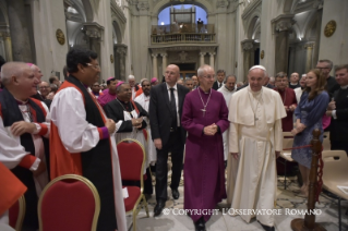 18-C&#xe9;l&#xe9;bration des V&#xea;pres avec l&#x2019;archev&#xea;que de Canterbury, en comm&#xe9;moration du 50e anniversaire de la rencontre entre le pape Paul VI et le primat de l&#x2019;&#xc9;glise anglicane Michael Ramsey