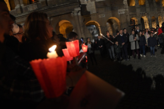 15-Way of the Cross at the Colosseum presided over by the Holy Father - Good Friday