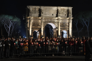 16-Way of the Cross at the Colosseum presided over by the Holy Father - Good Friday