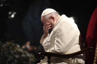 20-Way of the Cross at the Colosseum presided over by the Holy Father - Good Friday