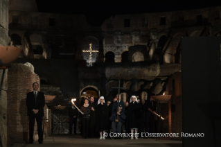 8-Venerdì Santo – Via Crucis