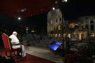 3-Via-Sacra presidida pelo Santo Padre no Coliseu de Roma - Sexta-feira Santa 