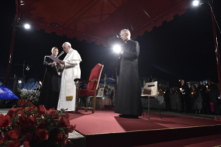 30-Way of the Cross at the Colosseum presided over by the Holy Father - Good Friday