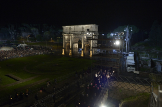 25-Way of the Cross at the Colosseum