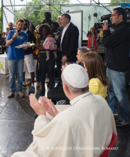 8-Palavras do Santo Padre durante a visita à "Aldeia para a Terra" 