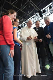 12-Palavras do Santo Padre durante a visita à "Aldeia para a Terra" 