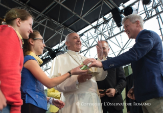 13-Parole del Santo Padre durante la visita al "Villaggio per la Terra"