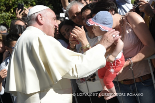 9-Visit of the Holy Father to "Villa Nazareth"