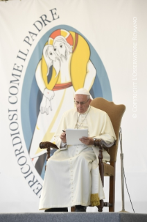 8-Besuch des Heiligen Vaters in der Villa Nazareth