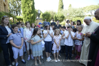 14-Visit of the Holy Father to "Villa Nazareth"