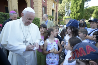20-Visit of the Holy Father to "Villa Nazareth"