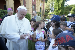 20-Besuch des Heiligen Vaters in der Villa Nazareth