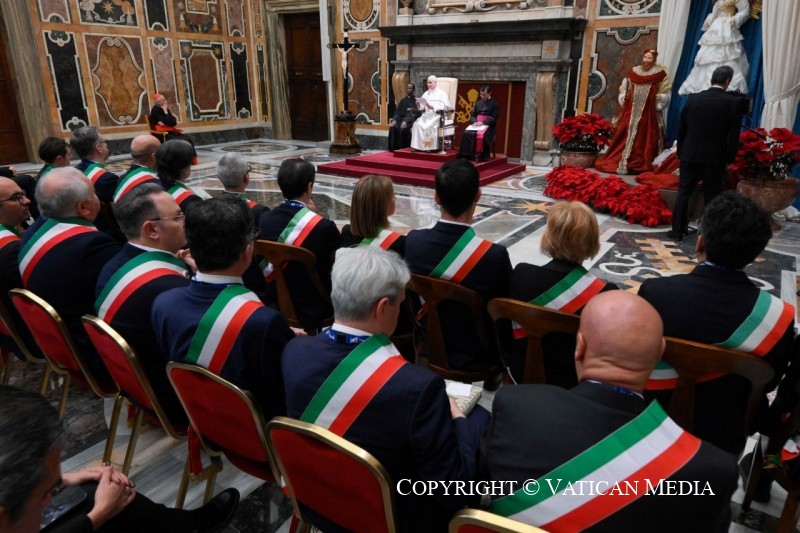 4-A los miembros de la Asociaci&oacute;n Nacional de Municipios Italianos (ANCI) 