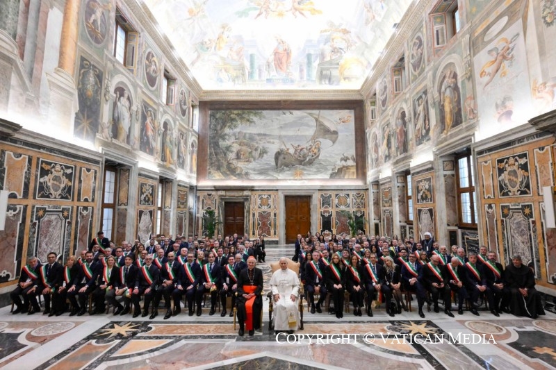 13-A los miembros de la Asociaci&oacute;n Nacional de Municipios Italianos (ANCI) 