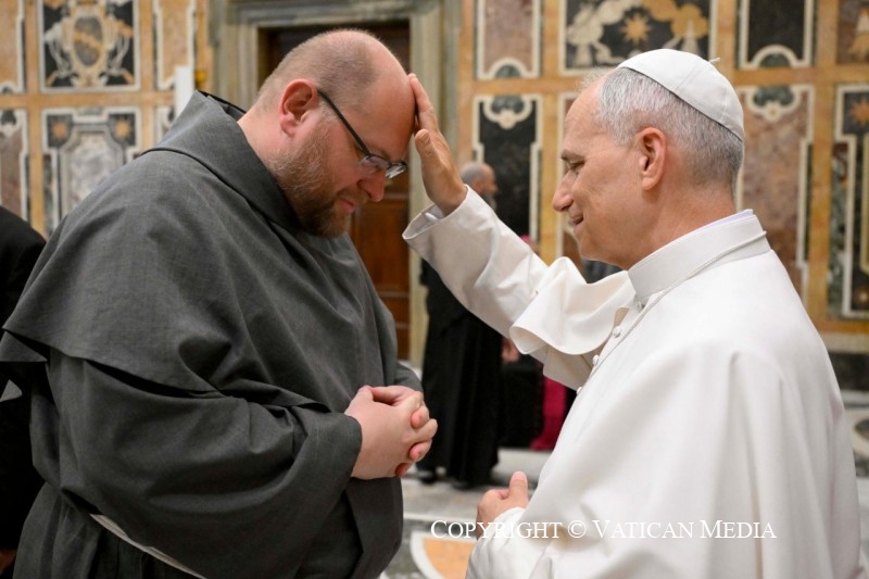 19-Ai Partecipanti ai Capitoli Generali dei Frati Minori Conventuali e dell&rsquo;Ordine della Santissima Trinit&agrave; e degli schiavi (Trinitari)