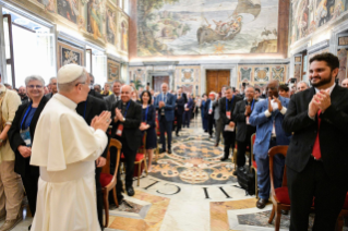 3-Ai moderatori delle Associazioni di Fedeli, di Movimenti Ecclesiali e Nuove Comunità